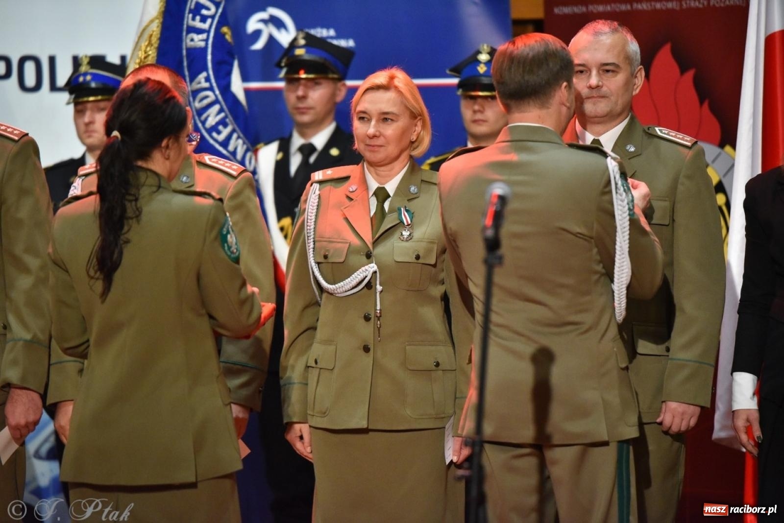 Zdjęcie w galerii na portalu naszraciborz.pl: Narodowe Święto Niepodległości. Wspólny apel raciborskich służb mundurowych [FOTO i WIDEO] wiadomości z regionu