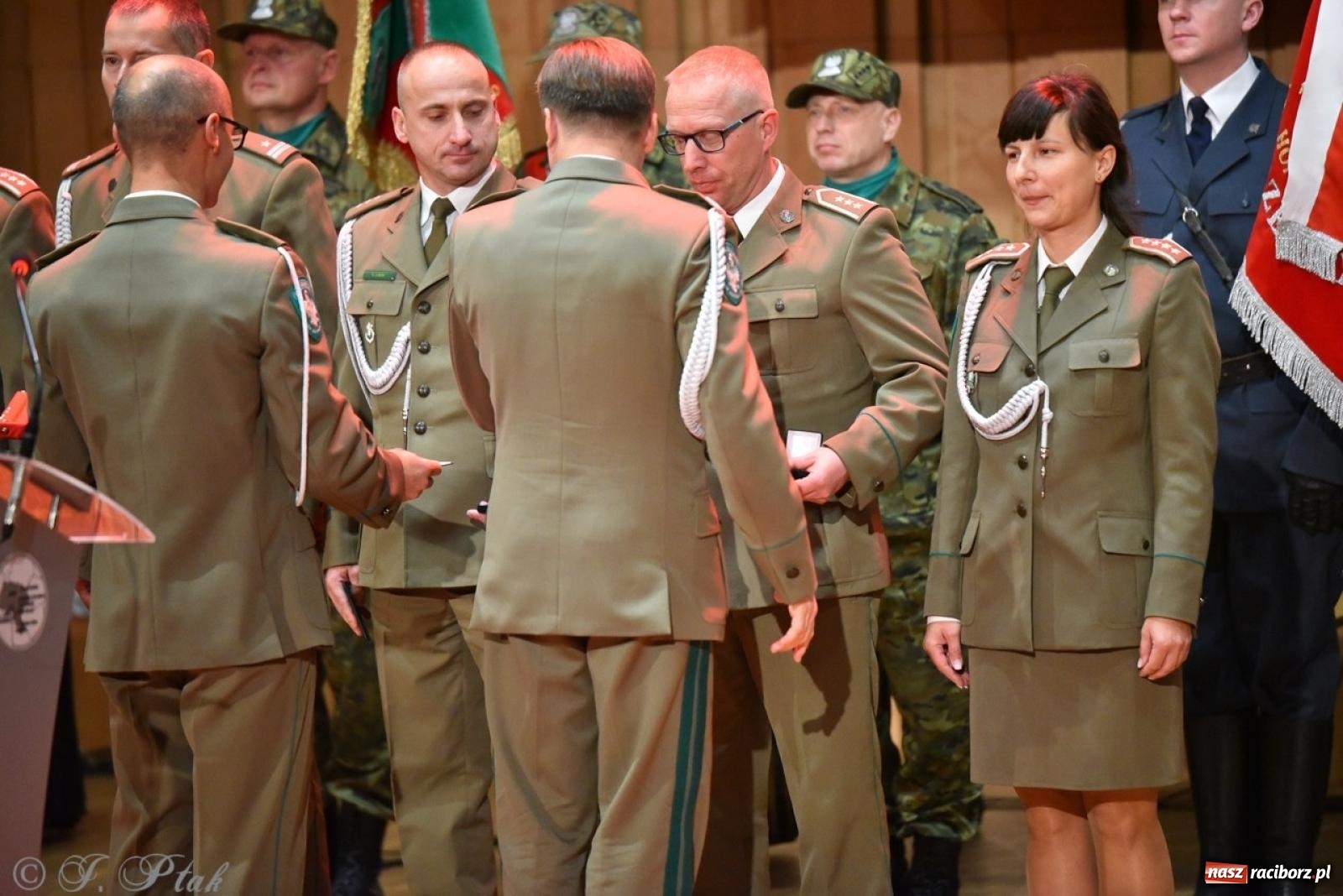 Zdjęcie w galerii na portalu naszraciborz.pl: Narodowe Święto Niepodległości. Wspólny apel raciborskich służb mundurowych [FOTO i WIDEO] wiadomości z regionu