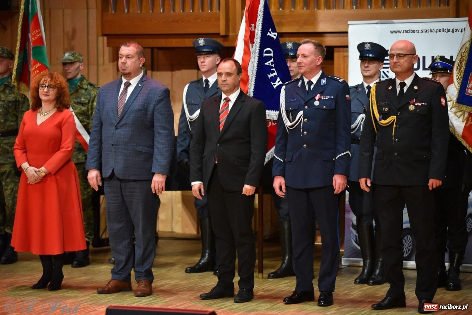 Zdjęcie w galerii na portalu naszraciborz.pl: Narodowe Święto Niepodległości. Wspólny apel raciborskich służb mundurowych [FOTO i WIDEO] wiadomości z regionu