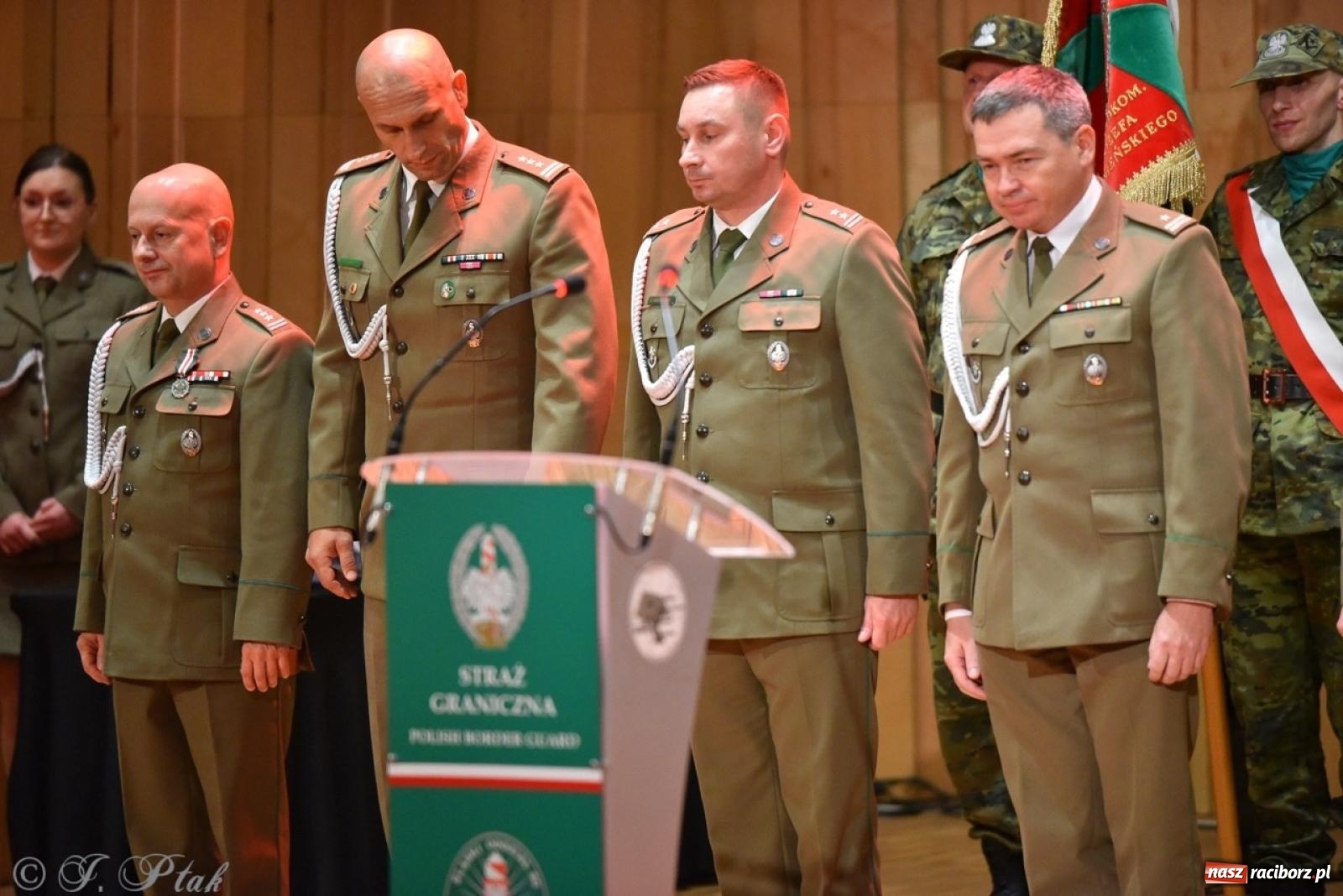 Zdjęcie w galerii na portalu naszraciborz.pl: Narodowe Święto Niepodległości. Wspólny apel raciborskich służb mundurowych [FOTO i WIDEO] wiadomości z regionu