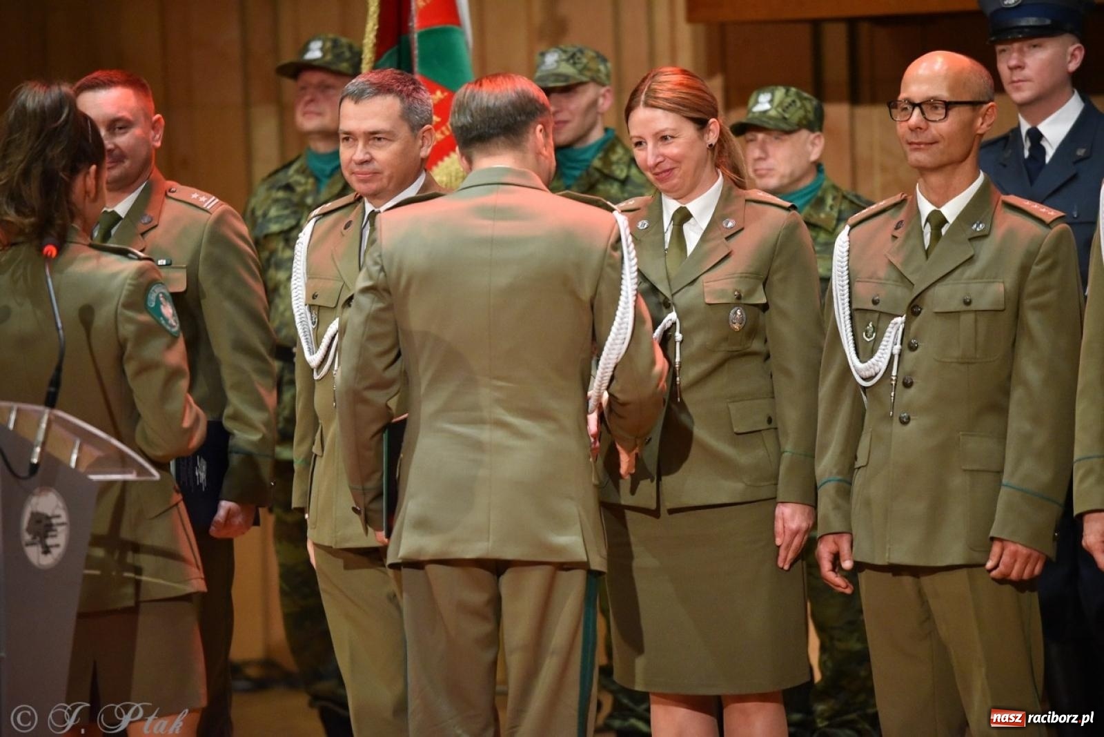 Zdjęcie w galerii na portalu naszraciborz.pl: Narodowe Święto Niepodległości. Wspólny apel raciborskich służb mundurowych [FOTO i WIDEO] wiadomości z regionu