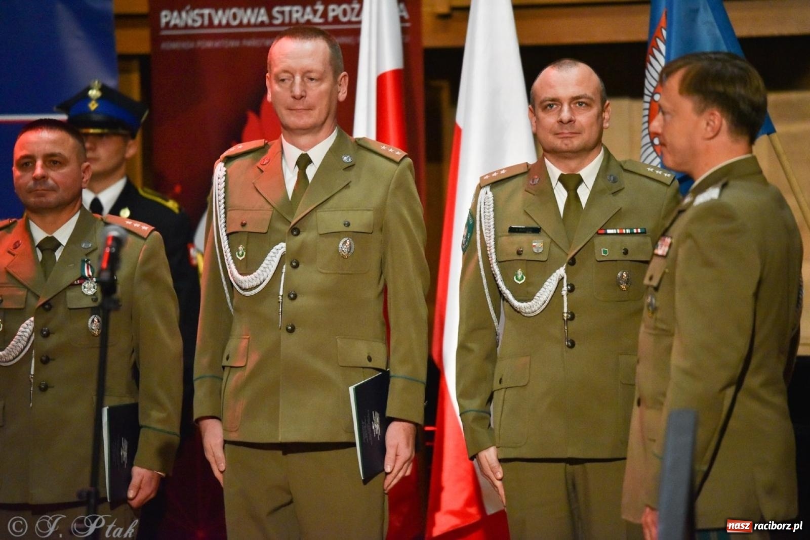 Zdjęcie w galerii na portalu naszraciborz.pl: Narodowe Święto Niepodległości. Wspólny apel raciborskich służb mundurowych [FOTO i WIDEO] wiadomości z regionu