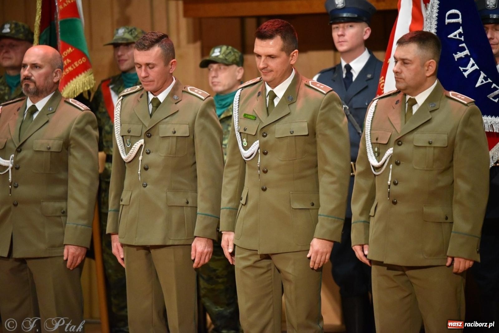 Zdjęcie w galerii na portalu naszraciborz.pl: Narodowe Święto Niepodległości. Wspólny apel raciborskich służb mundurowych [FOTO i WIDEO] wiadomości z regionu