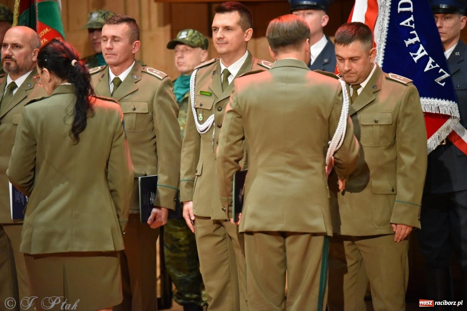 Zdjęcie w galerii na portalu naszraciborz.pl: Narodowe Święto Niepodległości. Wspólny apel raciborskich służb mundurowych [FOTO i WIDEO] wiadomości z regionu