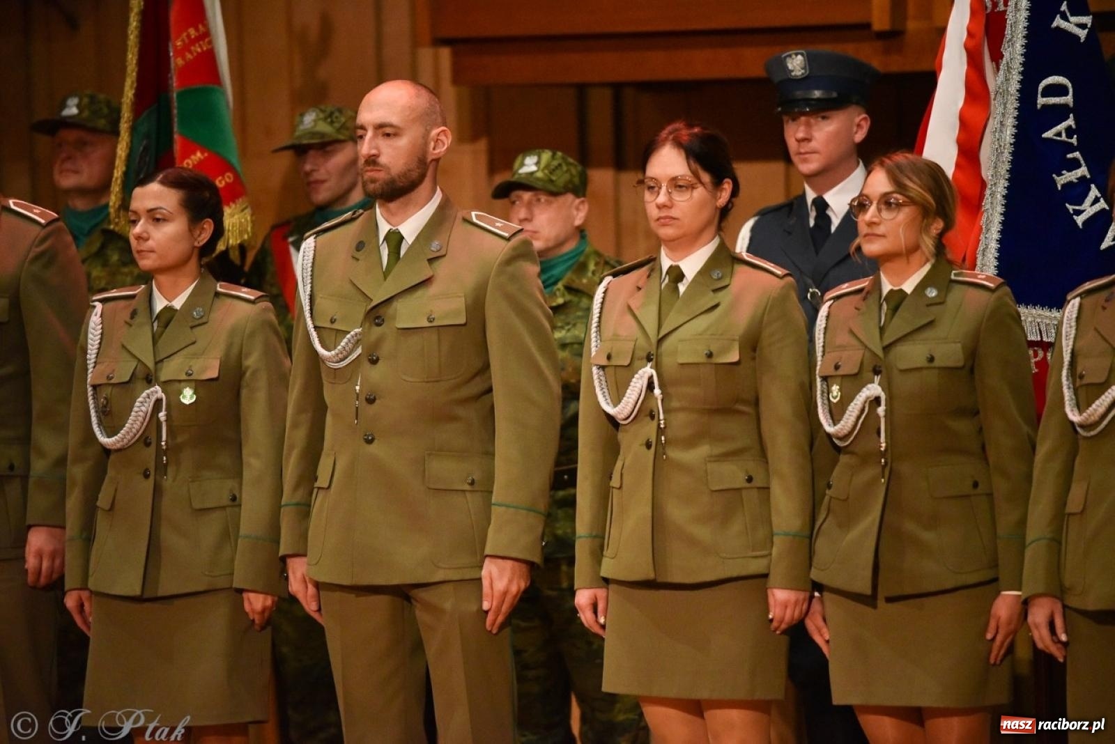 Zdjęcie w galerii na portalu naszraciborz.pl: Narodowe Święto Niepodległości. Wspólny apel raciborskich służb mundurowych [FOTO i WIDEO] wiadomości z regionu