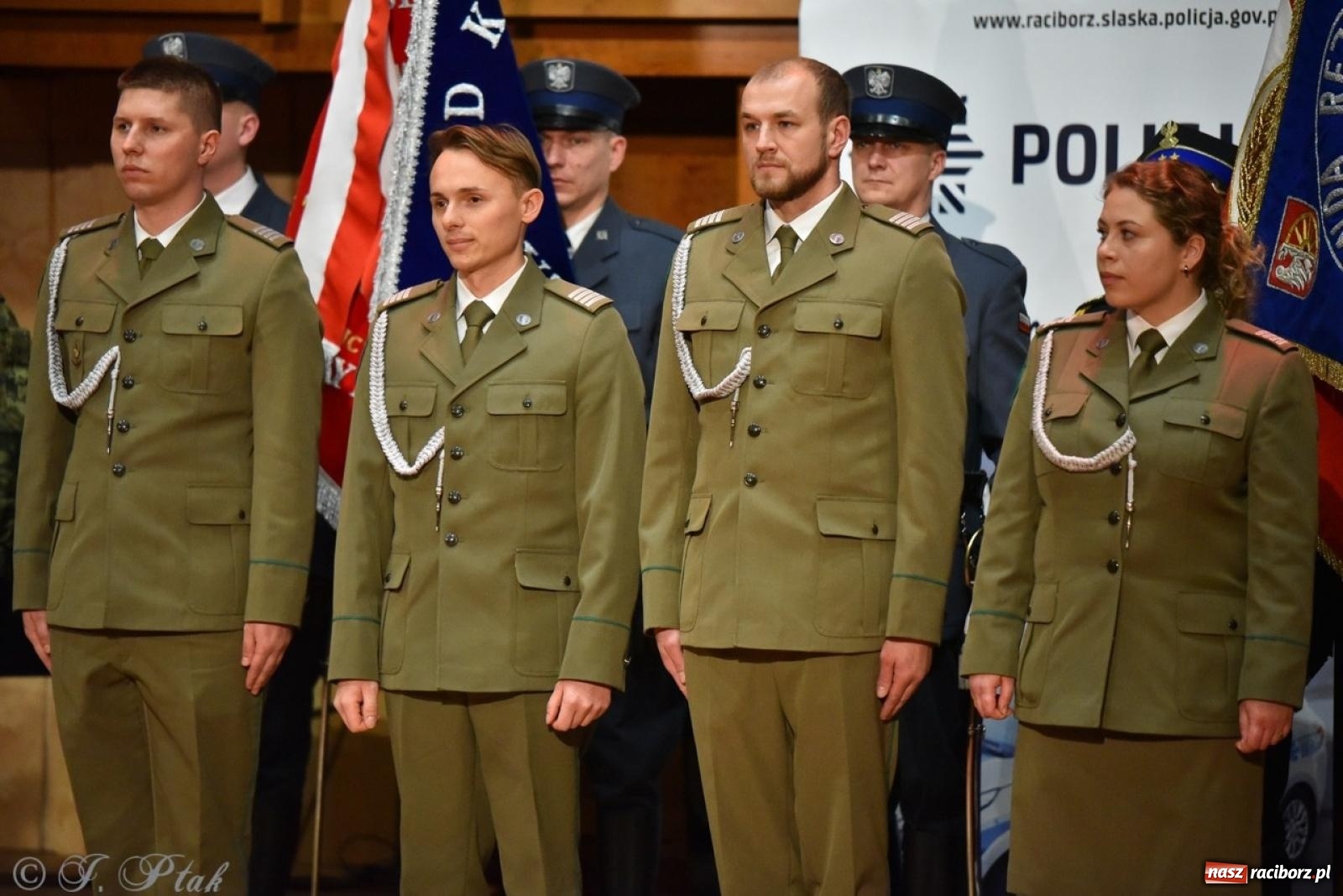 Zdjęcie w galerii na portalu naszraciborz.pl: Narodowe Święto Niepodległości. Wspólny apel raciborskich służb mundurowych [FOTO i WIDEO] wiadomości z regionu