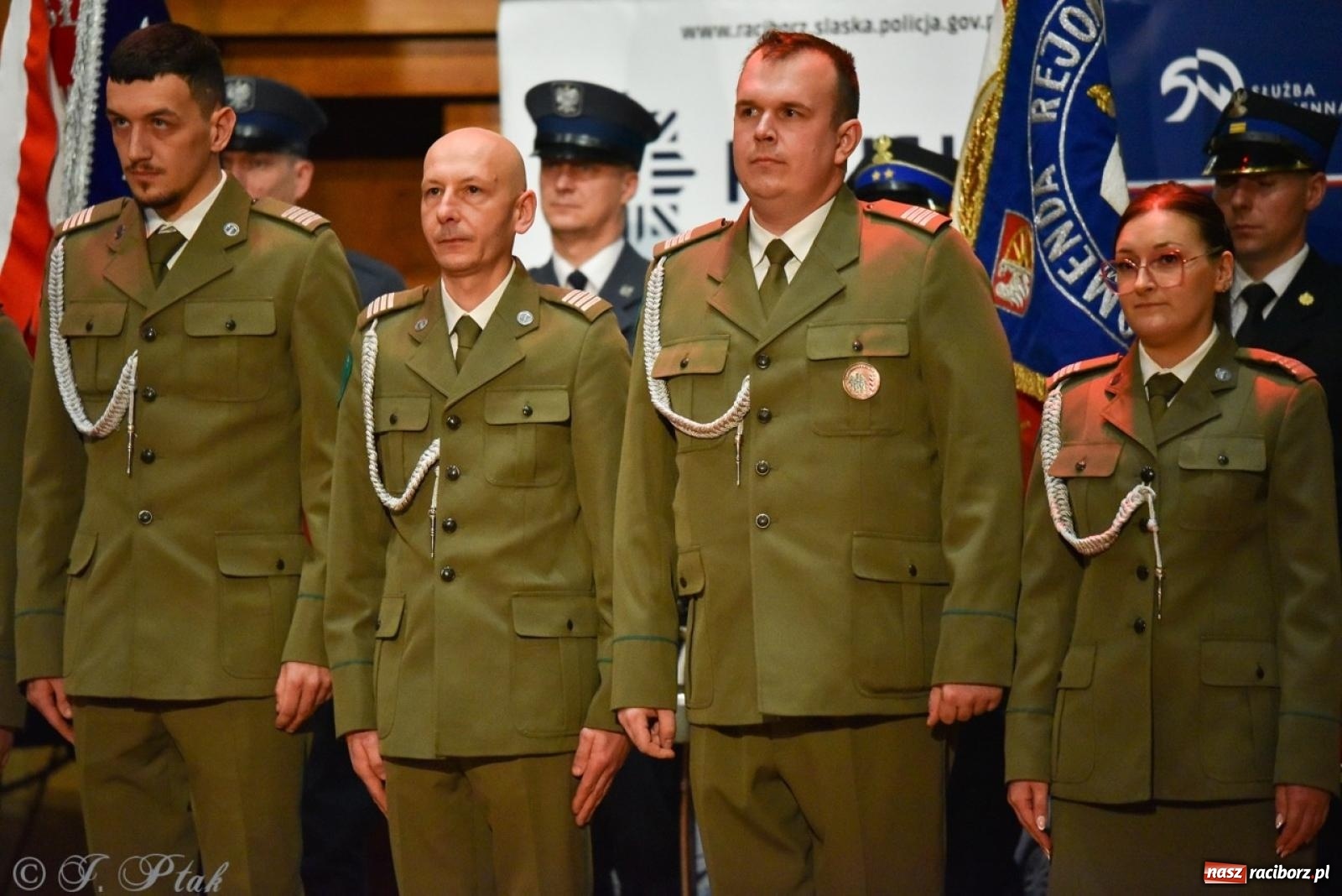 Zdjęcie w galerii na portalu naszraciborz.pl: Narodowe Święto Niepodległości. Wspólny apel raciborskich służb mundurowych [FOTO i WIDEO] wiadomości z regionu