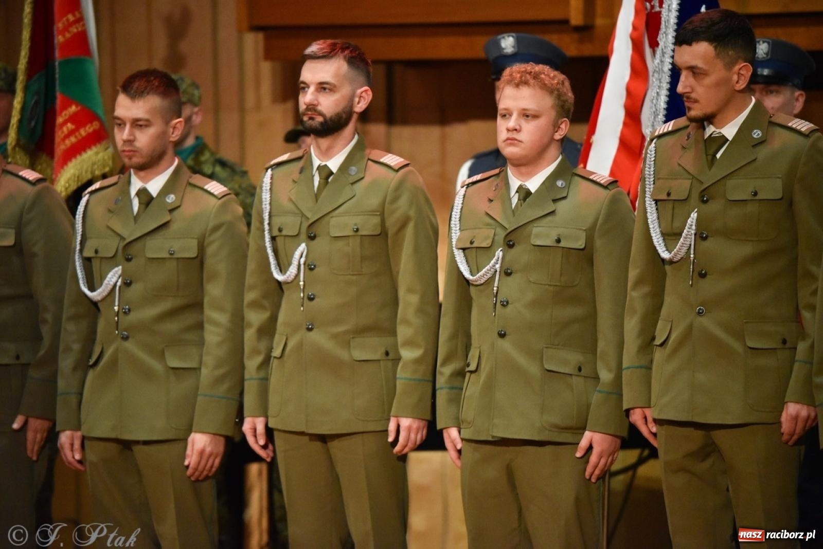 Zdjęcie w galerii na portalu naszraciborz.pl: Narodowe Święto Niepodległości. Wspólny apel raciborskich służb mundurowych [FOTO i WIDEO] wiadomości z regionu