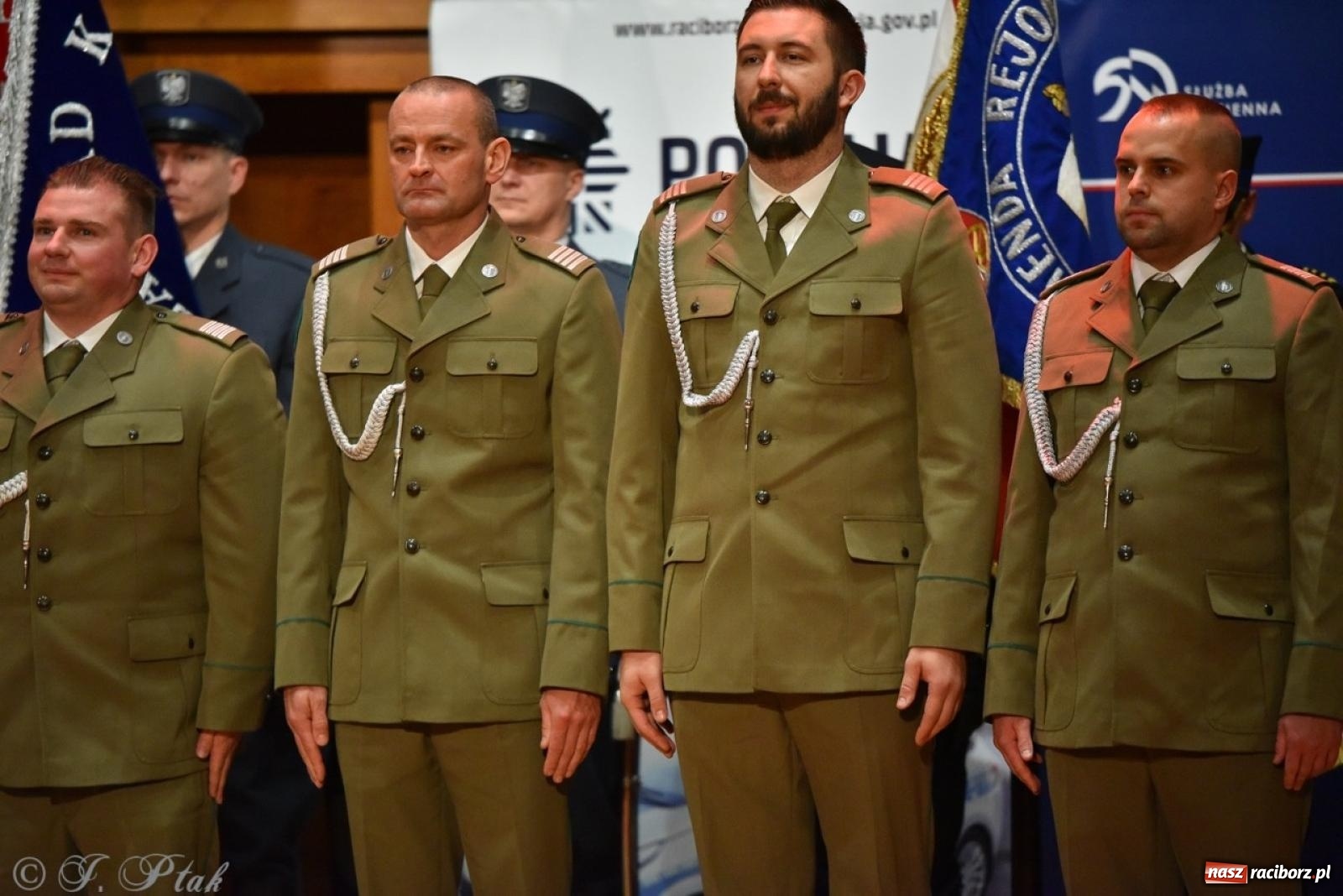 Zdjęcie w galerii na portalu naszraciborz.pl: Narodowe Święto Niepodległości. Wspólny apel raciborskich służb mundurowych [FOTO i WIDEO] wiadomości z regionu