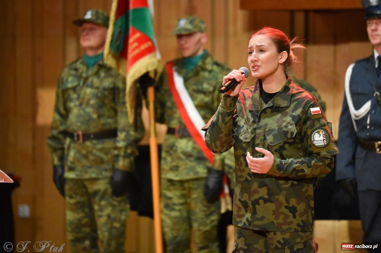 Zdjęcie w galerii na portalu naszraciborz.pl: Narodowe Święto Niepodległości. Wspólny apel raciborskich służb mundurowych [FOTO i WIDEO] wiadomości z regionu