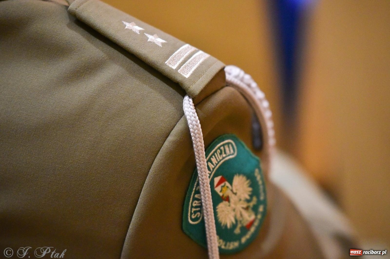 Zdjęcie w galerii na portalu naszraciborz.pl: Narodowe Święto Niepodległości. Wspólny apel raciborskich służb mundurowych [FOTO i WIDEO] wiadomości z regionu