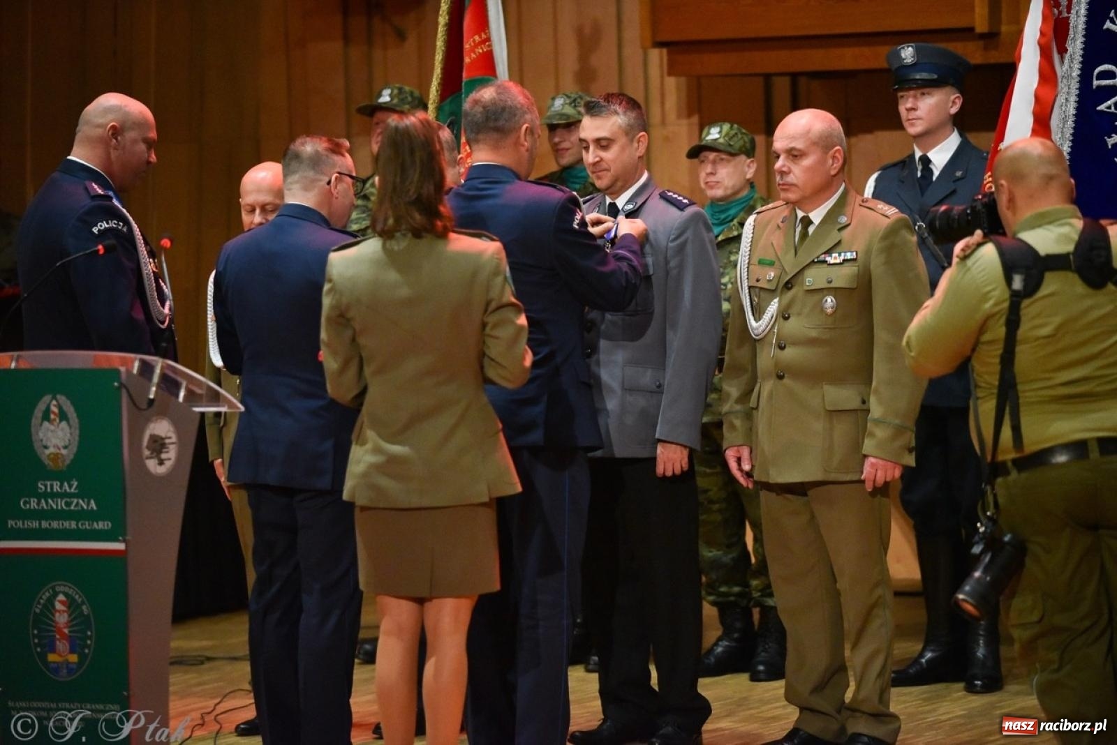 Zdjęcie w galerii na portalu naszraciborz.pl: Narodowe Święto Niepodległości. Wspólny apel raciborskich służb mundurowych [FOTO i WIDEO] wiadomości z regionu