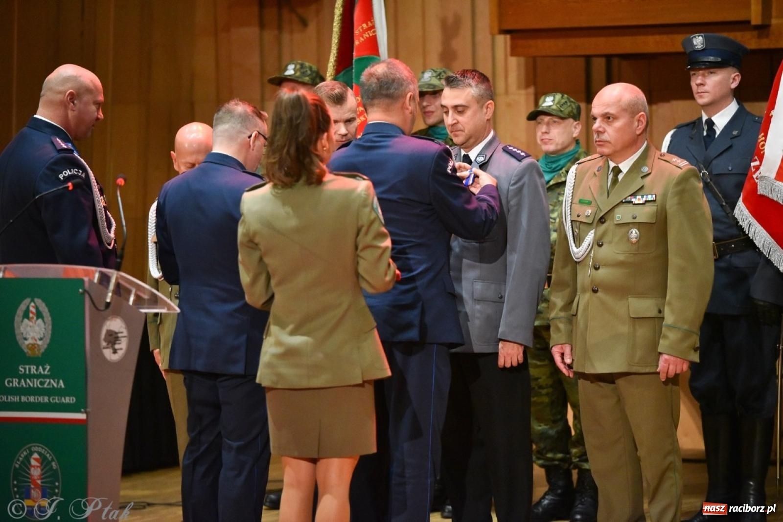 Zdjęcie w galerii na portalu naszraciborz.pl: Narodowe Święto Niepodległości. Wspólny apel raciborskich służb mundurowych [FOTO i WIDEO] wiadomości z regionu