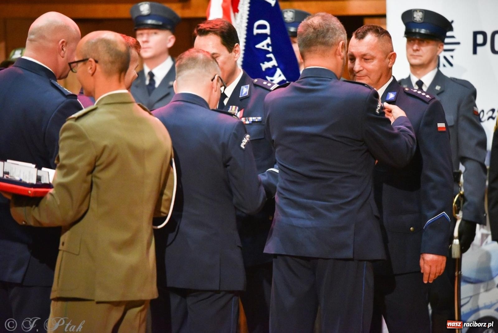 Zdjęcie w galerii na portalu naszraciborz.pl: Narodowe Święto Niepodległości. Wspólny apel raciborskich służb mundurowych [FOTO i WIDEO] wiadomości z regionu