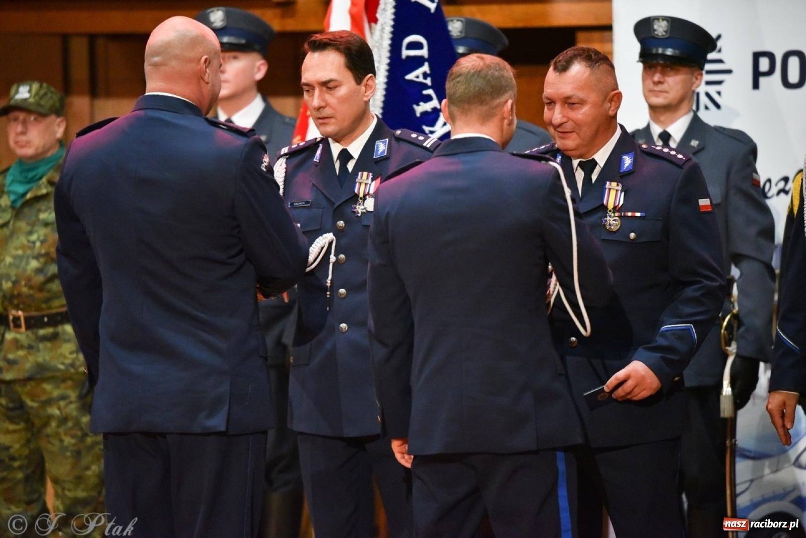 Zdjęcie w galerii na portalu naszraciborz.pl: Narodowe Święto Niepodległości. Wspólny apel raciborskich służb mundurowych [FOTO i WIDEO] wiadomości z regionu