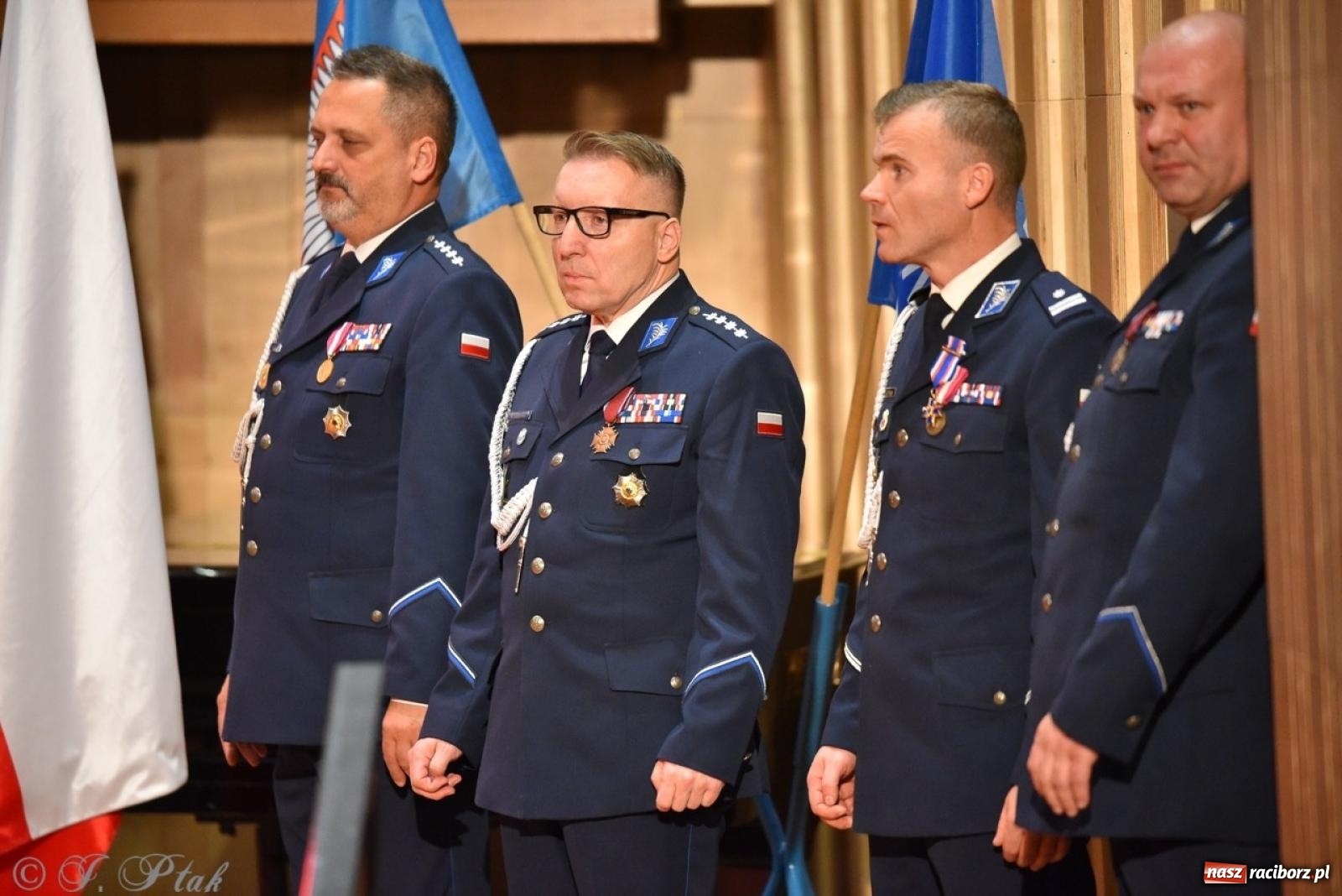 Zdjęcie w galerii na portalu naszraciborz.pl: Narodowe Święto Niepodległości. Wspólny apel raciborskich służb mundurowych [FOTO i WIDEO] wiadomości z regionu