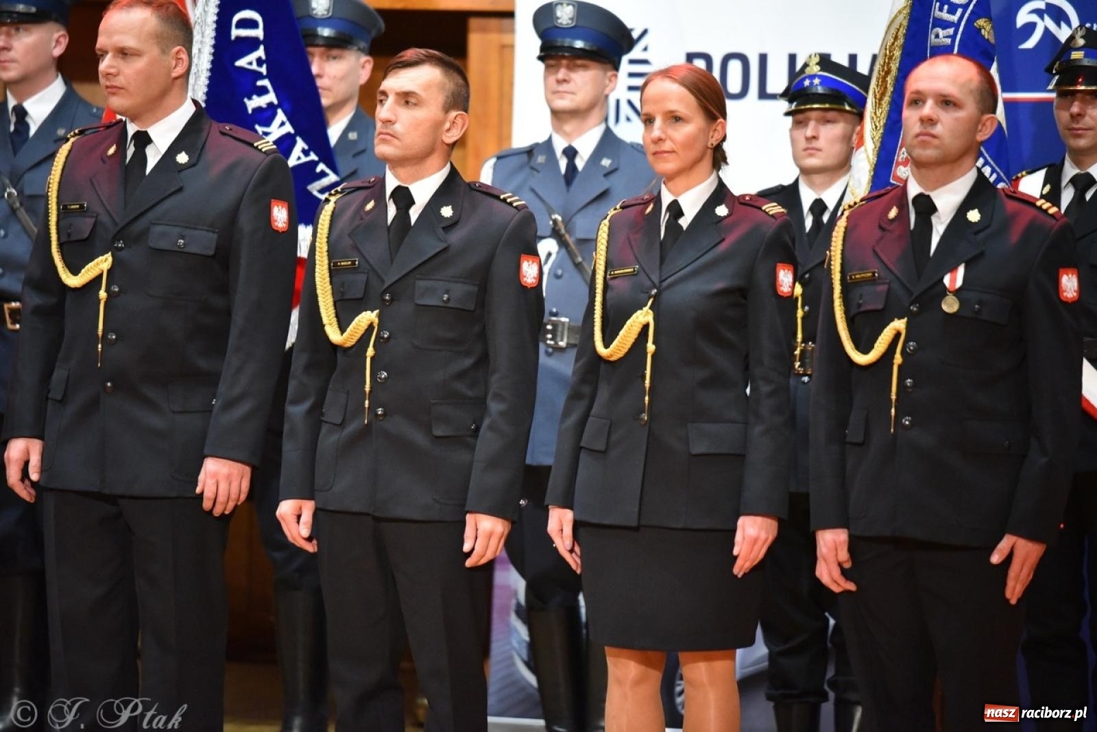 Zdjęcie w galerii na portalu naszraciborz.pl: Narodowe Święto Niepodległości. Wspólny apel raciborskich służb mundurowych [FOTO i WIDEO] wiadomości z regionu