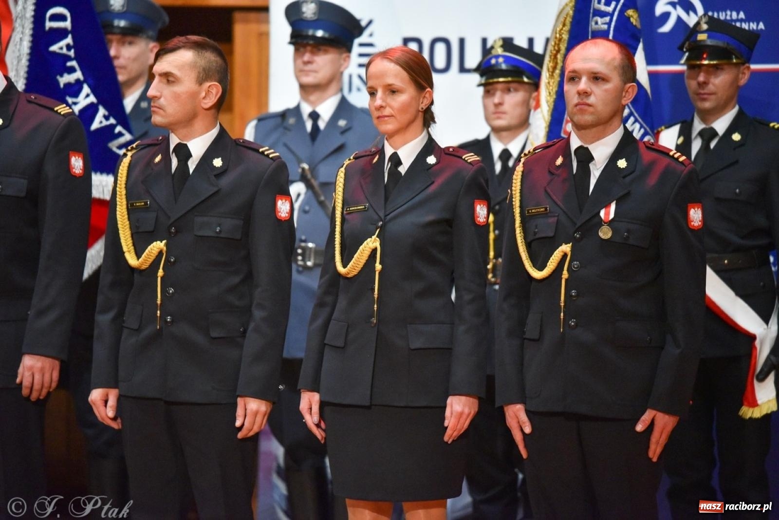 Zdjęcie w galerii na portalu naszraciborz.pl: Narodowe Święto Niepodległości. Wspólny apel raciborskich służb mundurowych [FOTO i WIDEO] wiadomości z regionu