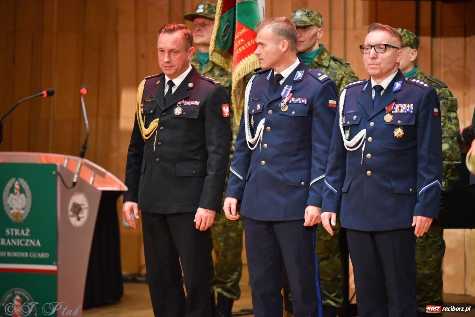 Zdjęcie w galerii na portalu naszraciborz.pl: Narodowe Święto Niepodległości. Wspólny apel raciborskich służb mundurowych [FOTO i WIDEO] wiadomości z regionu