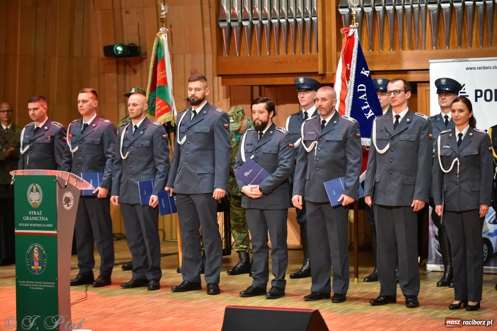 Zdjęcie w galerii na portalu naszraciborz.pl: Narodowe Święto Niepodległości. Wspólny apel raciborskich służb mundurowych [FOTO i WIDEO] wiadomości z regionu