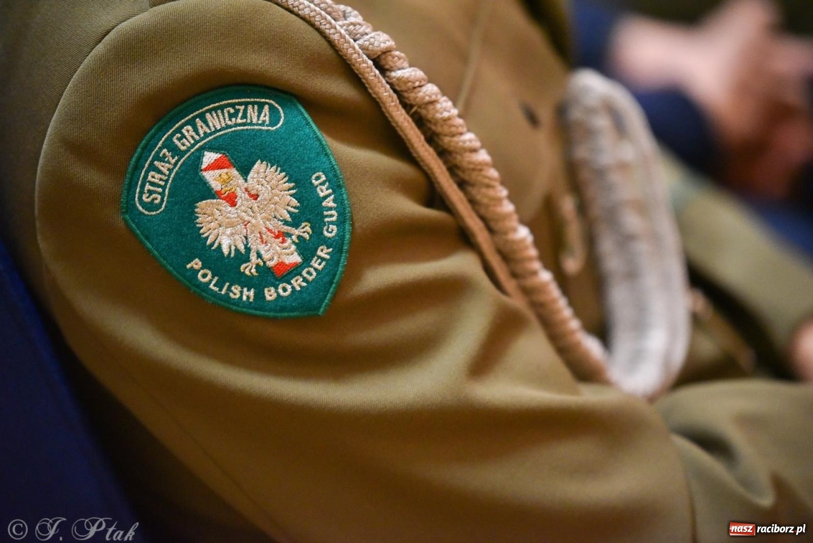 Zdjęcie w galerii na portalu naszraciborz.pl: Narodowe Święto Niepodległości. Wspólny apel raciborskich służb mundurowych [FOTO i WIDEO] wiadomości z regionu