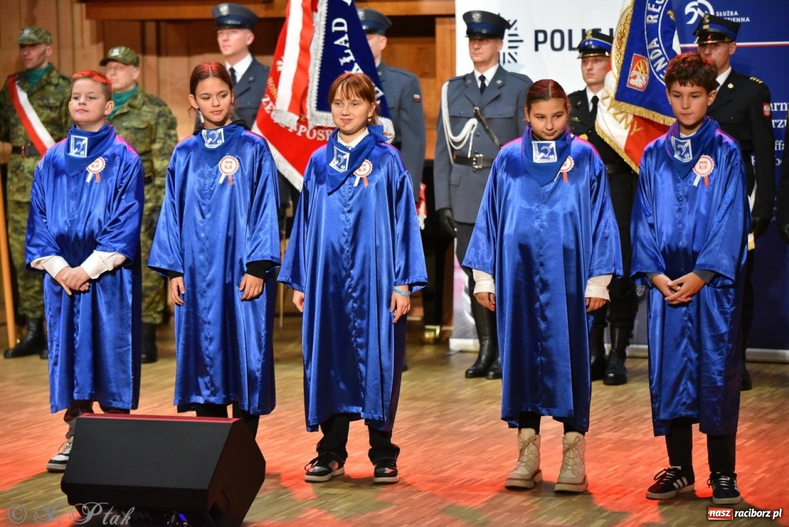 Zdjęcie w galerii na portalu naszraciborz.pl: Narodowe Święto Niepodległości. Wspólny apel raciborskich służb mundurowych [FOTO i WIDEO] wiadomości z regionu