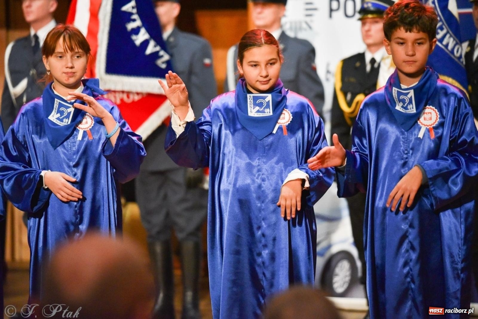 Zdjęcie w galerii na portalu naszraciborz.pl: Narodowe Święto Niepodległości. Wspólny apel raciborskich służb mundurowych [FOTO i WIDEO] wiadomości z regionu