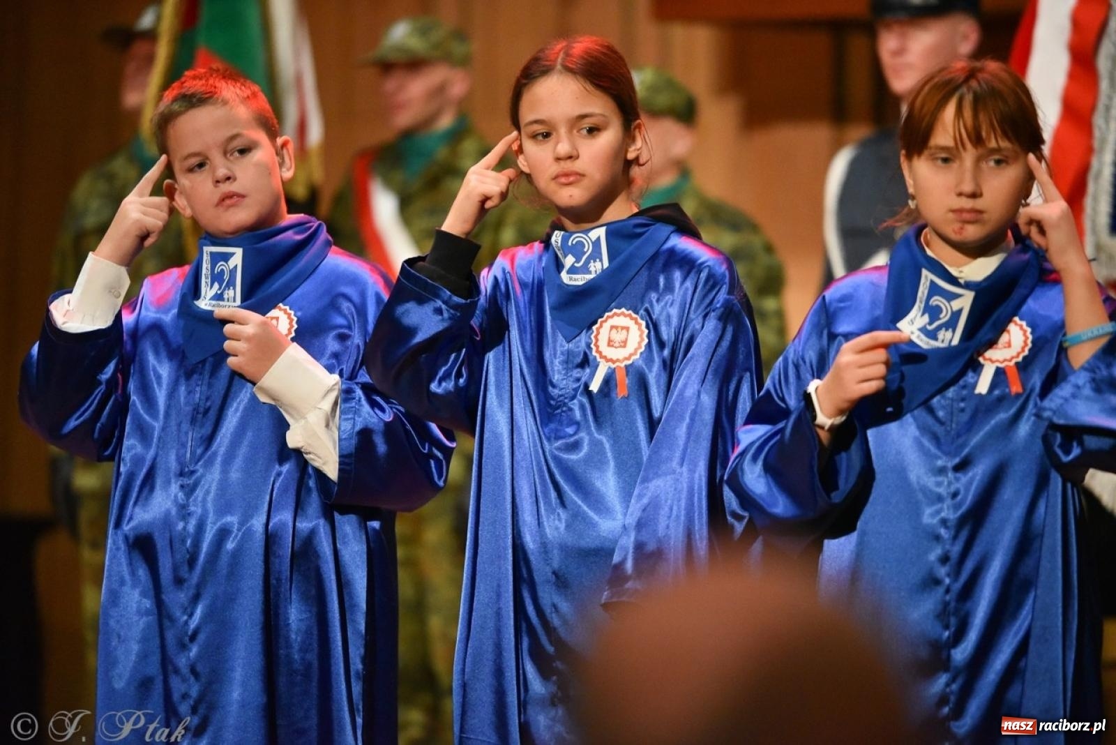 Zdjęcie w galerii na portalu naszraciborz.pl: Narodowe Święto Niepodległości. Wspólny apel raciborskich służb mundurowych [FOTO i WIDEO] wiadomości z regionu