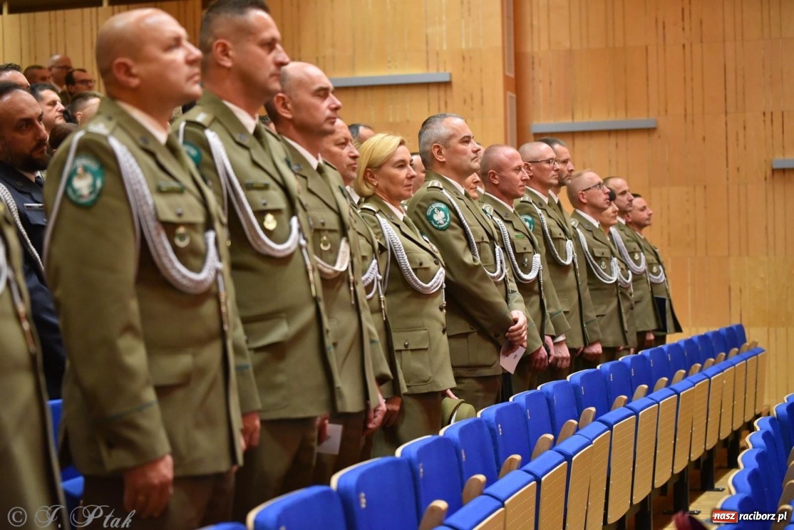 Zdjęcie w galerii na portalu naszraciborz.pl: Narodowe Święto Niepodległości. Wspólny apel raciborskich służb mundurowych [FOTO i WIDEO] wiadomości z regionu