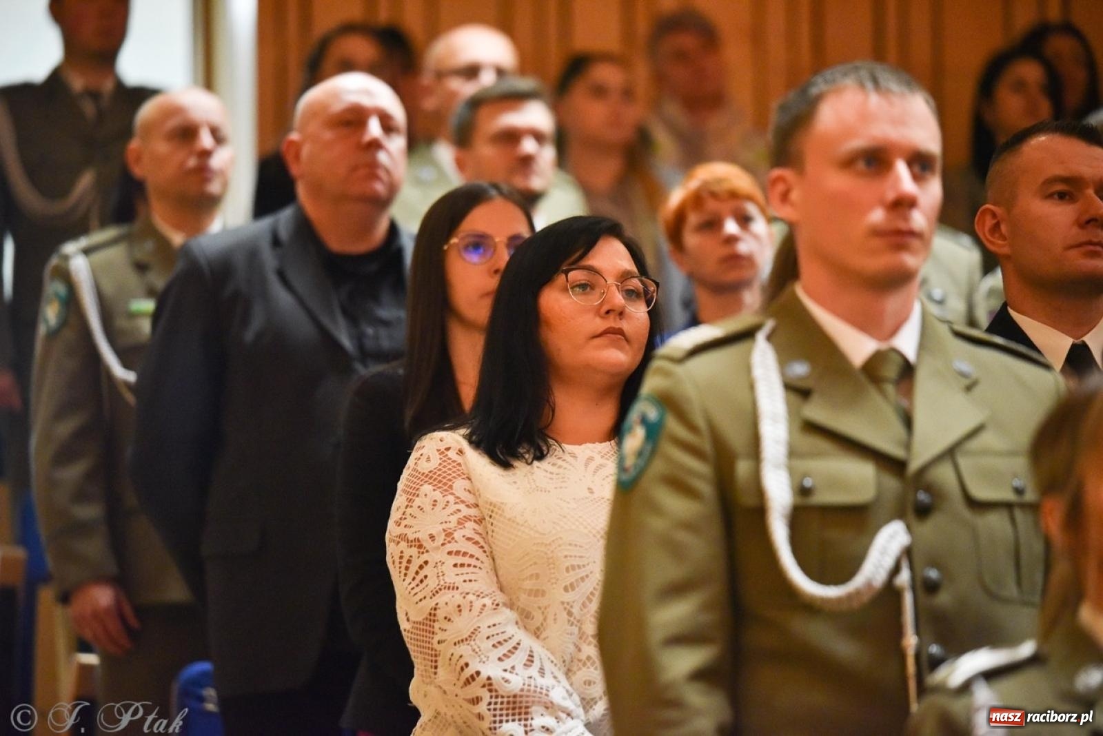 Zdjęcie w galerii na portalu naszraciborz.pl: Narodowe Święto Niepodległości. Wspólny apel raciborskich służb mundurowych [FOTO i WIDEO] wiadomości z regionu