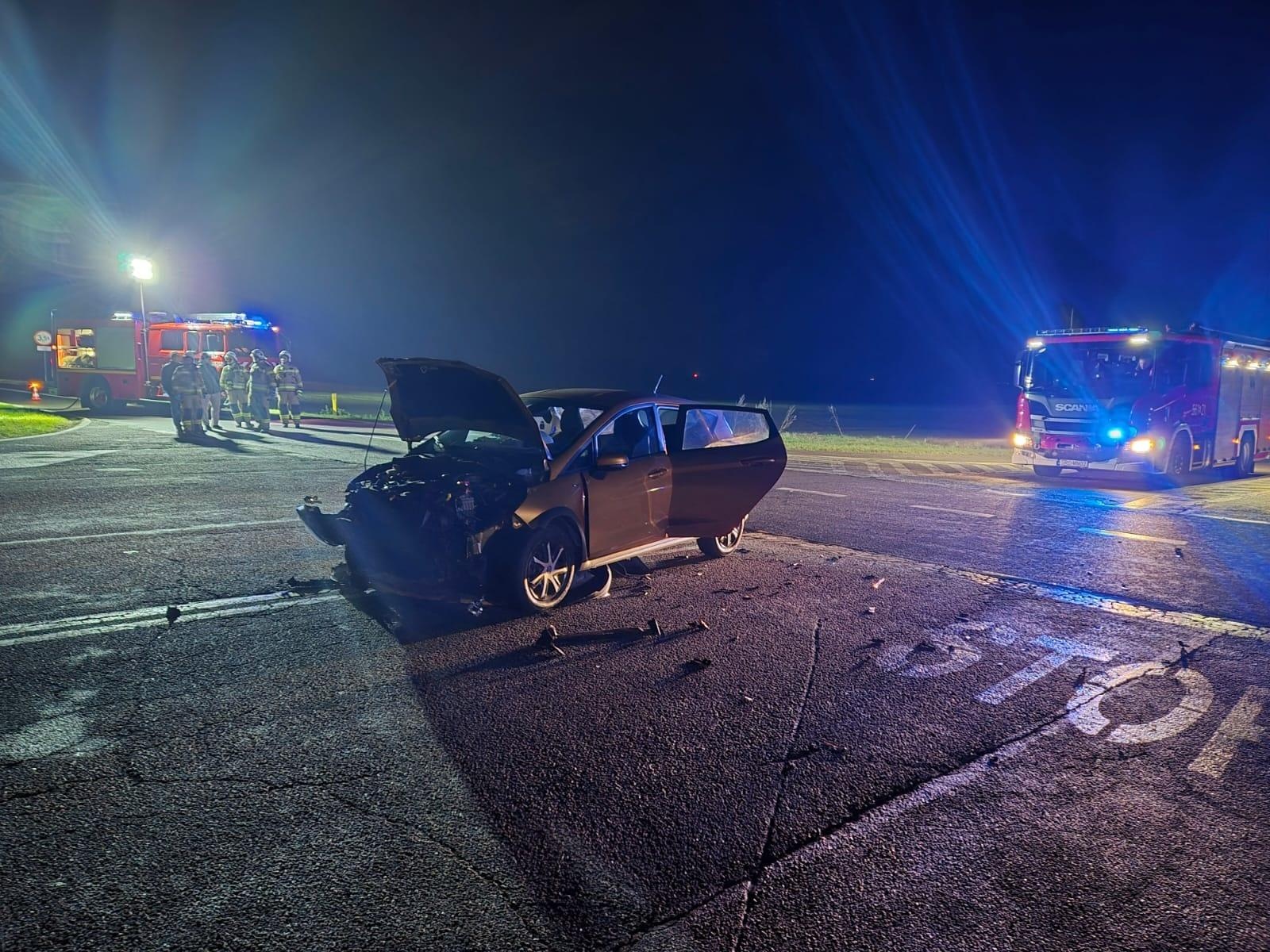 Zdjęcie w galerii na portalu naszraciborz.pl: Kolizja na Wydalu. Winny kierowca forda [FOTO] wiadomości z regionu