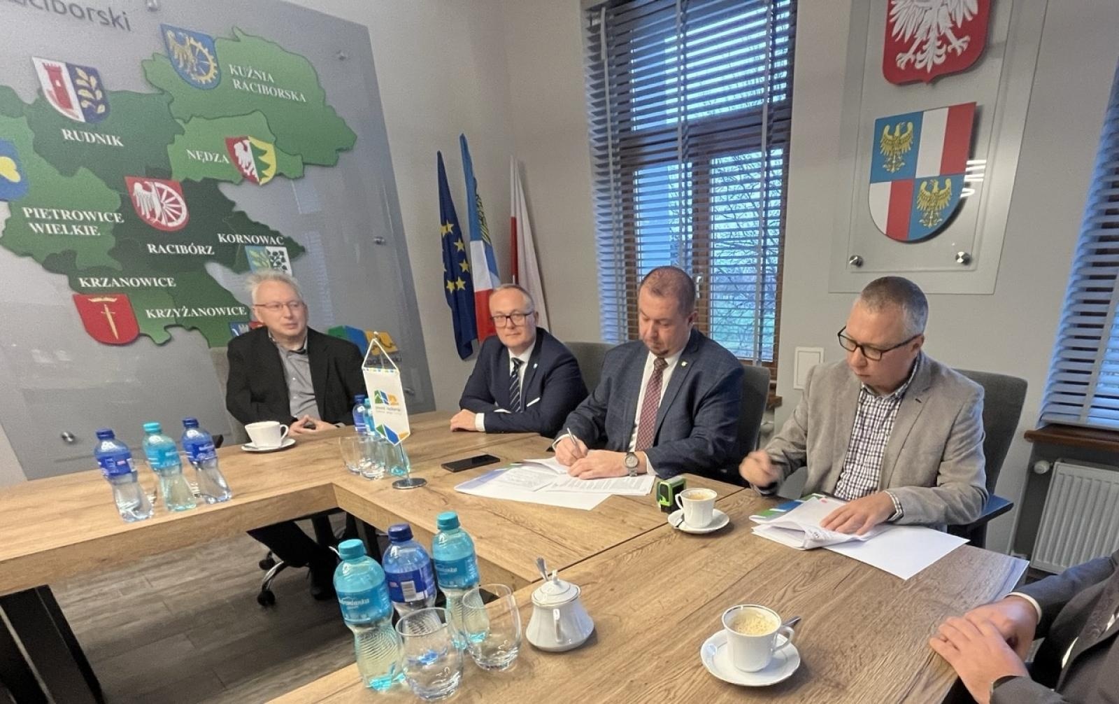 Zdjęcie w galerii na portalu naszraciborz.pl: Rusza przebudowa dróg powiatowych w gminach Pietrowice Wielkie i Rudnik wiadomości z regionu