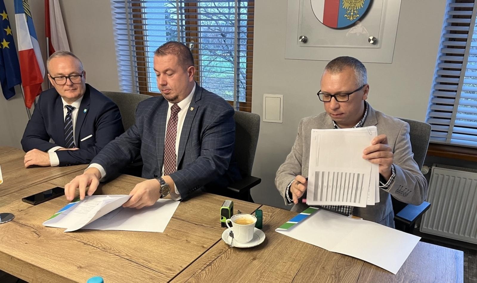 Zdjęcie w galerii na portalu naszraciborz.pl: Rusza przebudowa dróg powiatowych w gminach Pietrowice Wielkie i Rudnik wiadomości z regionu