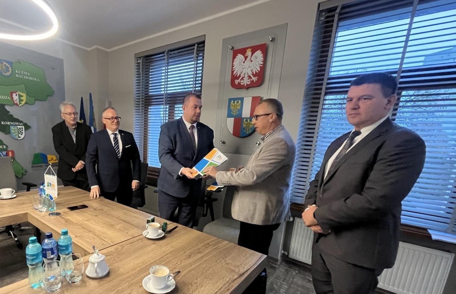 Zdjęcie w galerii na portalu naszraciborz.pl: Rusza przebudowa dróg powiatowych w gminach Pietrowice Wielkie i Rudnik wiadomości z regionu