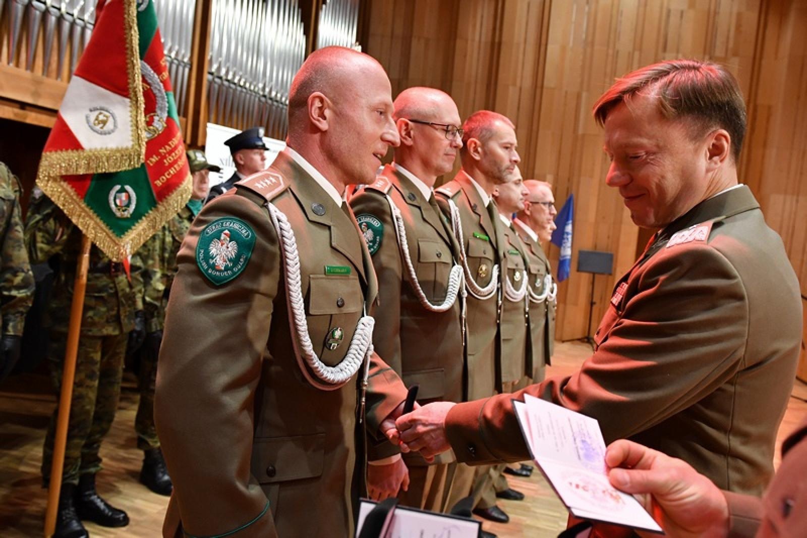 Zdjęcie w galerii na portalu naszraciborz.pl: Uroczystość z okazji Narodowego Święta Niepodległości w Śląskim Oddziale Straży Granicznej wiadomości z regionu