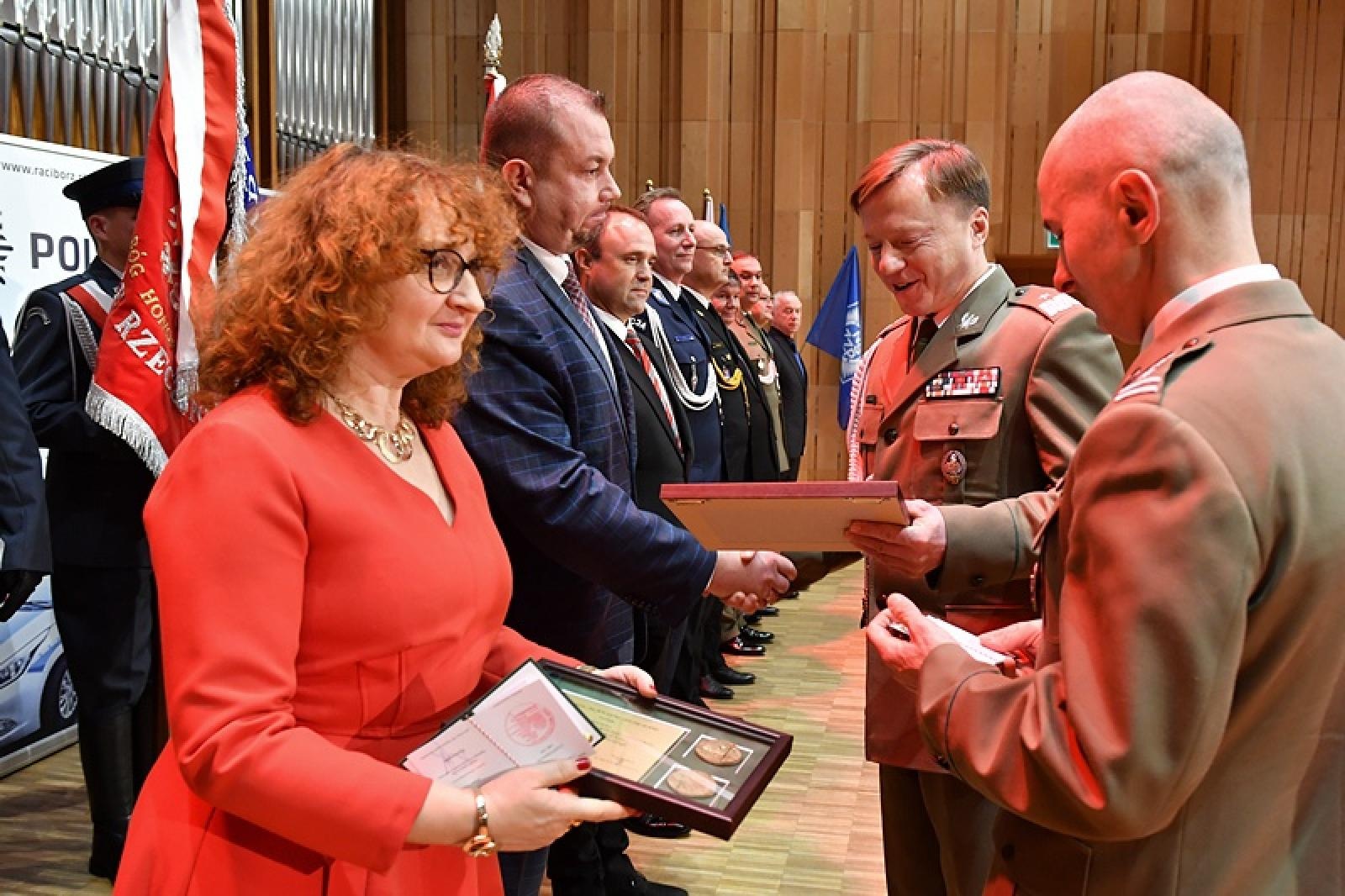 Zdjęcie w galerii na portalu naszraciborz.pl: Uroczystość z okazji Narodowego Święta Niepodległości w Śląskim Oddziale Straży Granicznej wiadomości z regionu