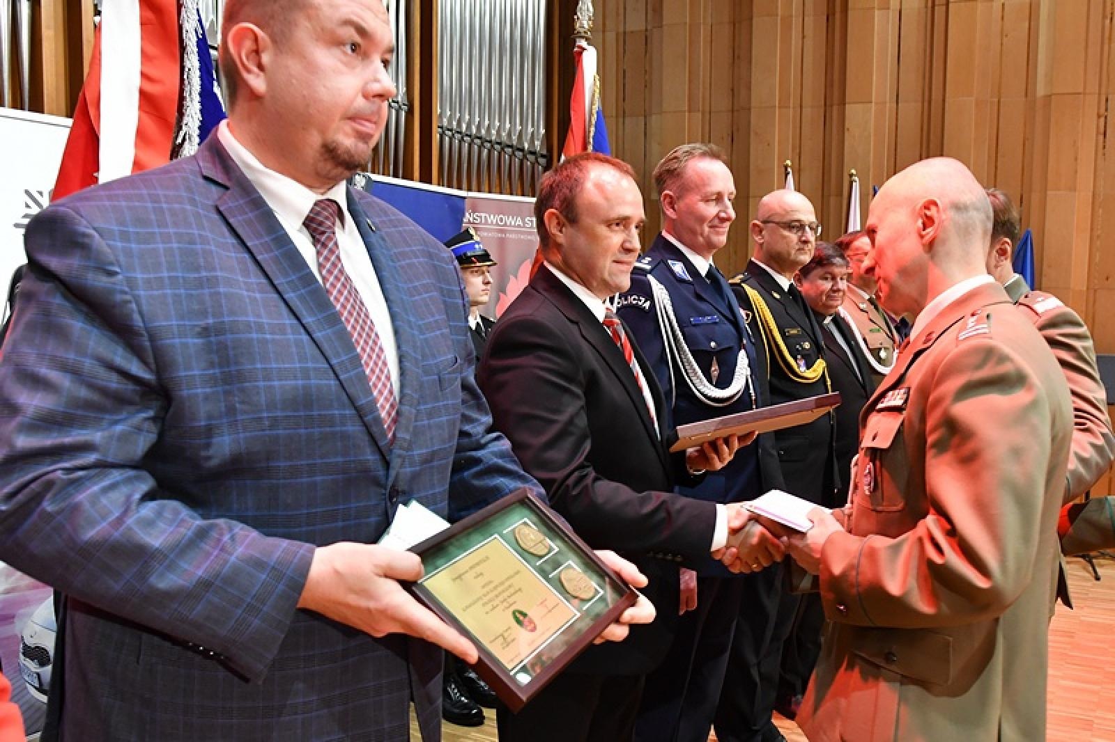 Zdjęcie w galerii na portalu naszraciborz.pl: Uroczystość z okazji Narodowego Święta Niepodległości w Śląskim Oddziale Straży Granicznej wiadomości z regionu