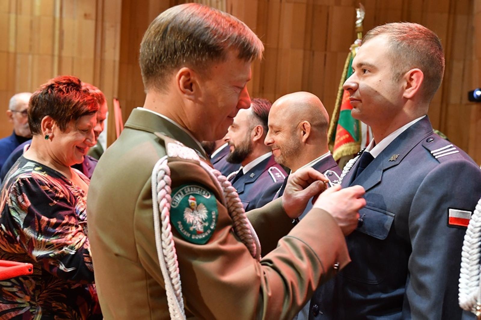 Zdjęcie w galerii na portalu naszraciborz.pl: Uroczystość z okazji Narodowego Święta Niepodległości w Śląskim Oddziale Straży Granicznej wiadomości z regionu