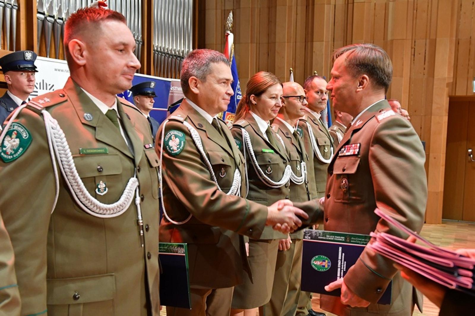 Zdjęcie w galerii na portalu naszraciborz.pl: Uroczystość z okazji Narodowego Święta Niepodległości w Śląskim Oddziale Straży Granicznej wiadomości z regionu