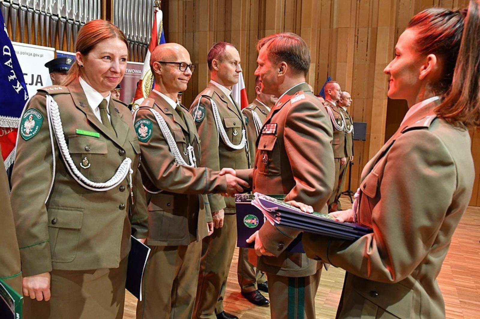 Zdjęcie w galerii na portalu naszraciborz.pl: Uroczystość z okazji Narodowego Święta Niepodległości w Śląskim Oddziale Straży Granicznej wiadomości z regionu