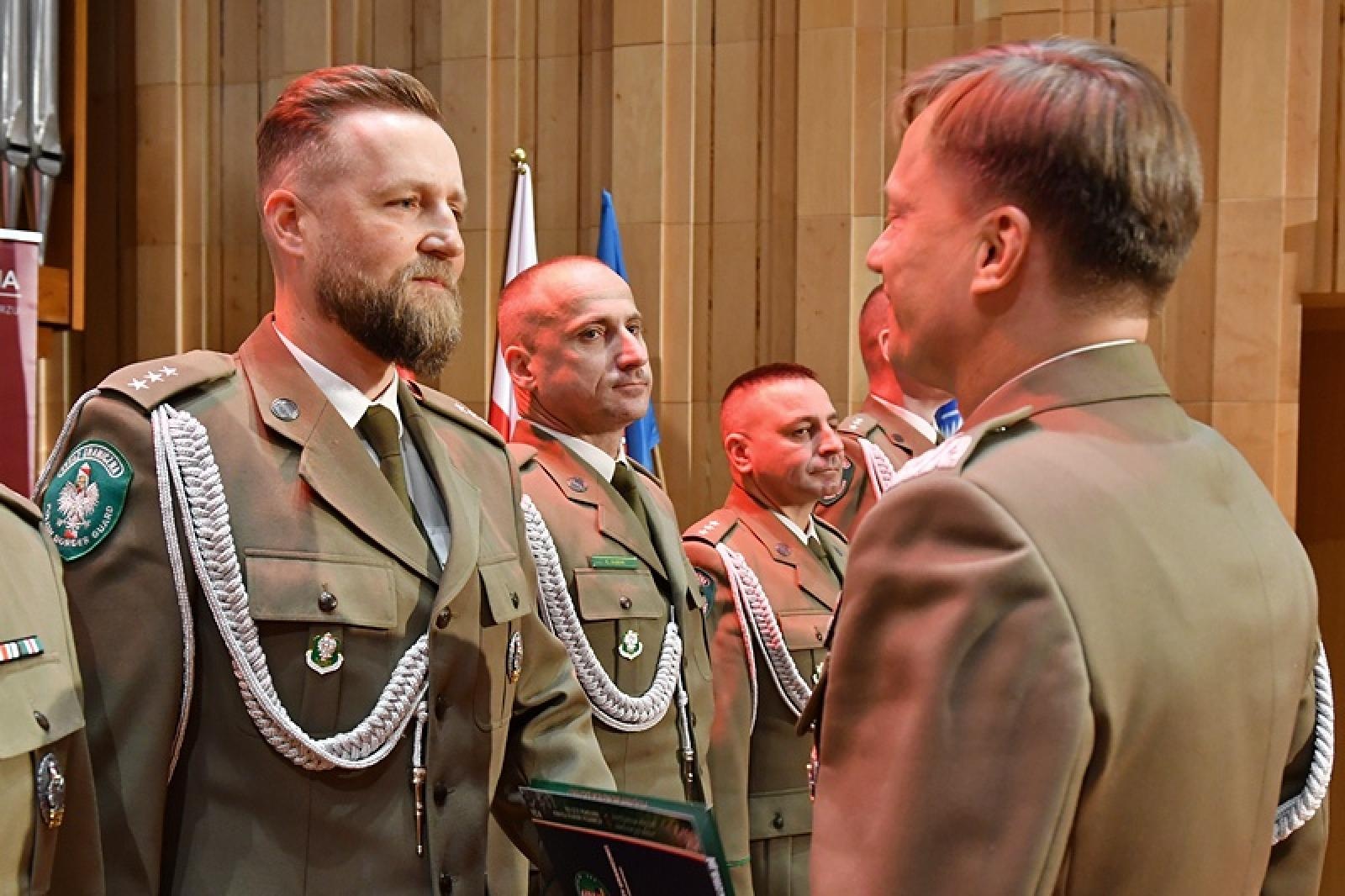 Zdjęcie w galerii na portalu naszraciborz.pl: Uroczystość z okazji Narodowego Święta Niepodległości w Śląskim Oddziale Straży Granicznej wiadomości z regionu