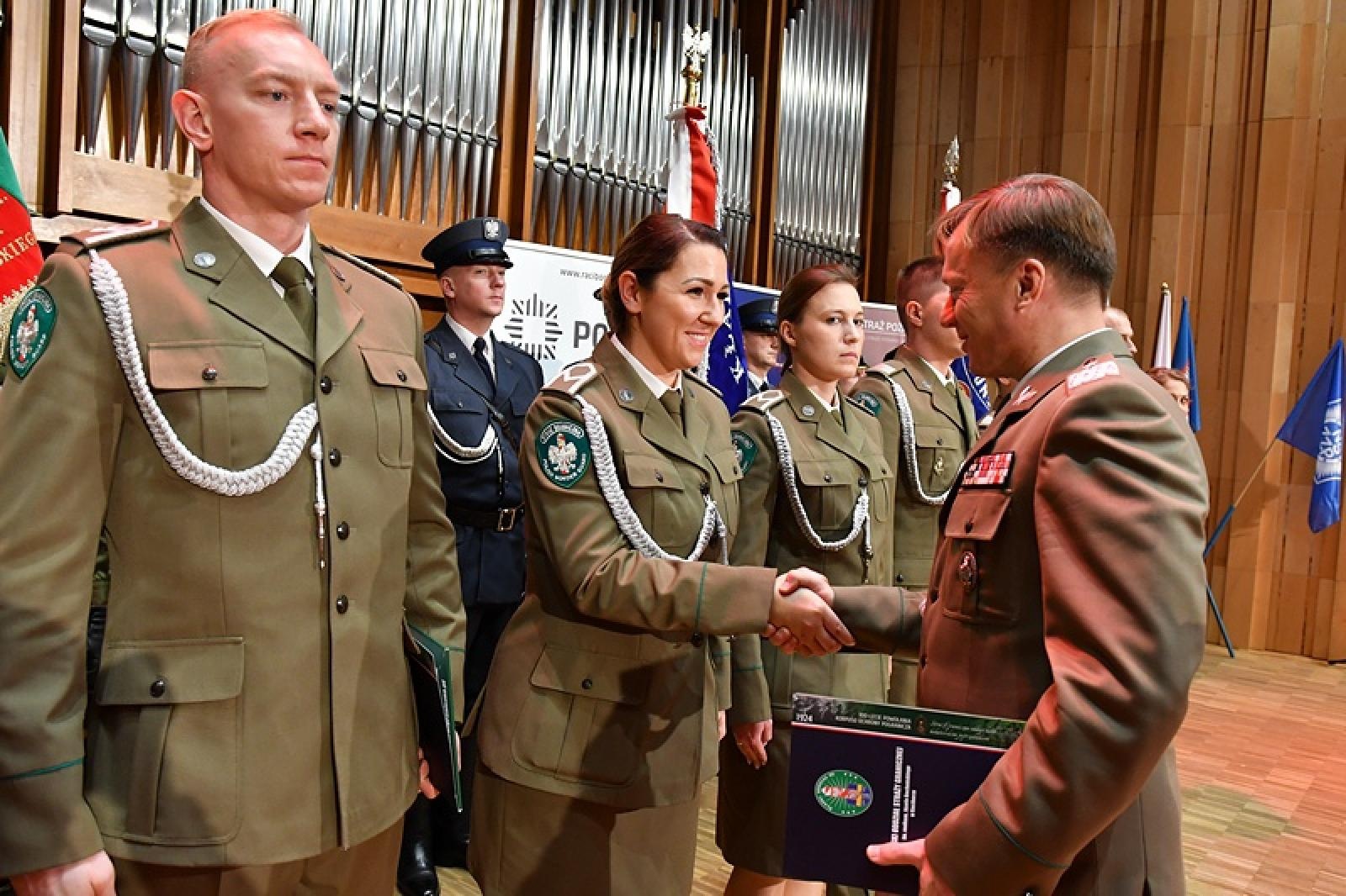 Zdjęcie w galerii na portalu naszraciborz.pl: Uroczystość z okazji Narodowego Święta Niepodległości w Śląskim Oddziale Straży Granicznej wiadomości z regionu