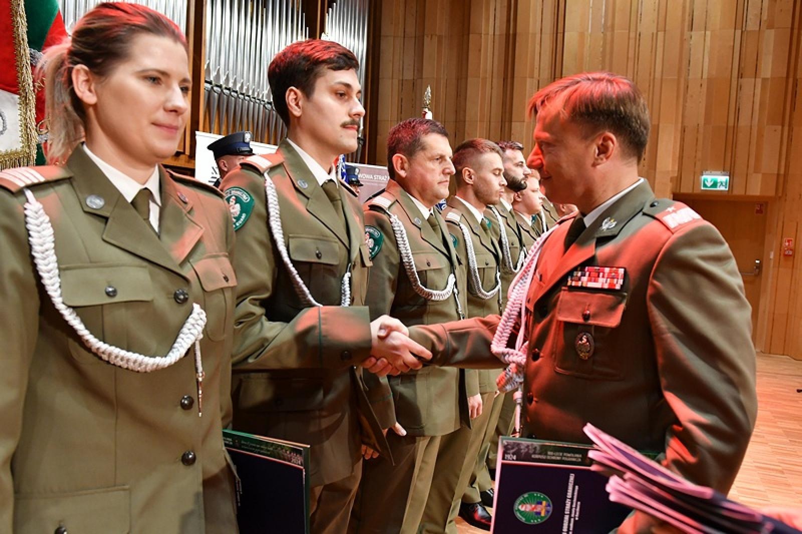 Zdjęcie w galerii na portalu naszraciborz.pl: Uroczystość z okazji Narodowego Święta Niepodległości w Śląskim Oddziale Straży Granicznej wiadomości z regionu