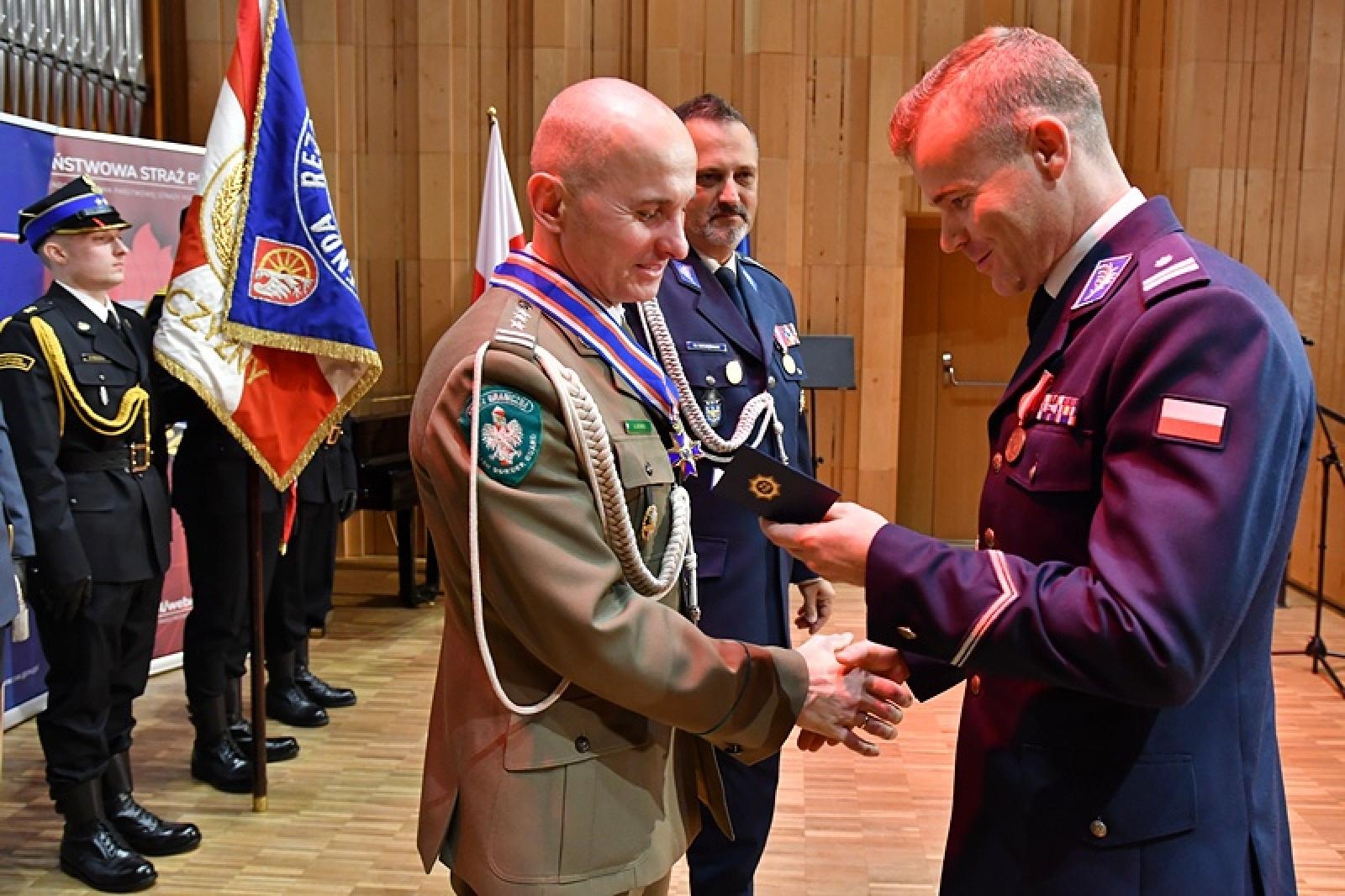 Zdjęcie w galerii na portalu naszraciborz.pl: Uroczystość z okazji Narodowego Święta Niepodległości w Śląskim Oddziale Straży Granicznej wiadomości z regionu