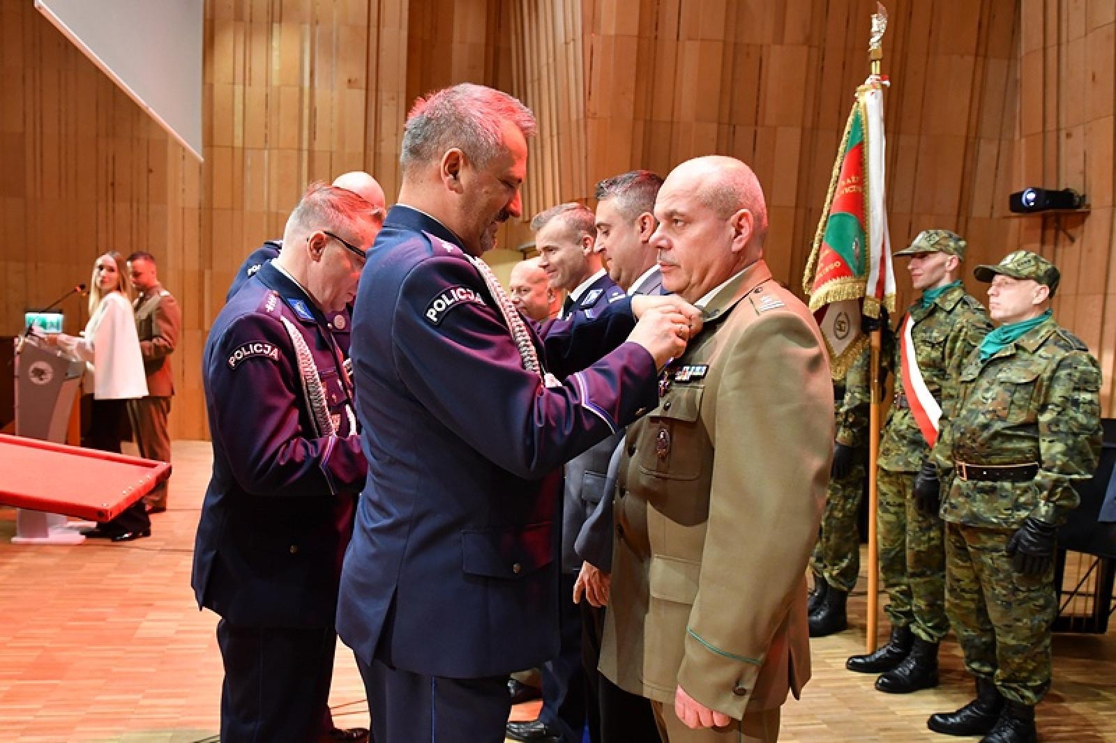 Zdjęcie w galerii na portalu naszraciborz.pl: Uroczystość z okazji Narodowego Święta Niepodległości w Śląskim Oddziale Straży Granicznej wiadomości z regionu