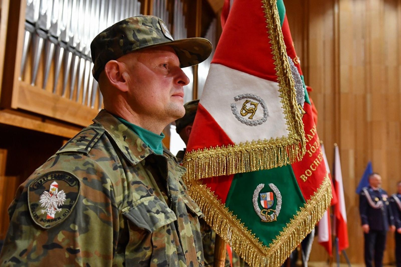 Zdjęcie w galerii na portalu naszraciborz.pl: Uroczystość z okazji Narodowego Święta Niepodległości w Śląskim Oddziale Straży Granicznej wiadomości z regionu