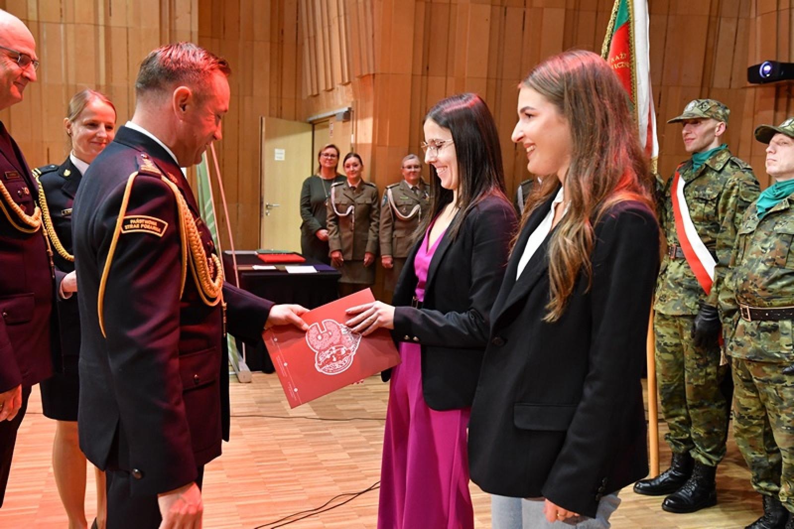Zdjęcie w galerii na portalu naszraciborz.pl: Uroczystość z okazji Narodowego Święta Niepodległości w Śląskim Oddziale Straży Granicznej wiadomości z regionu