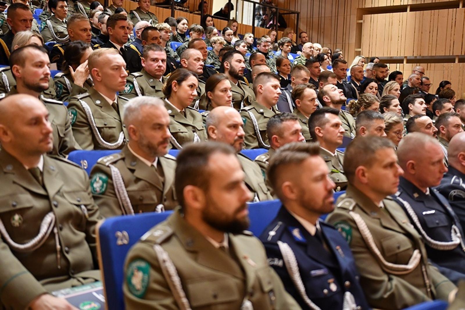 Zdjęcie w galerii na portalu naszraciborz.pl: Uroczystość z okazji Narodowego Święta Niepodległości w Śląskim Oddziale Straży Granicznej wiadomości z regionu