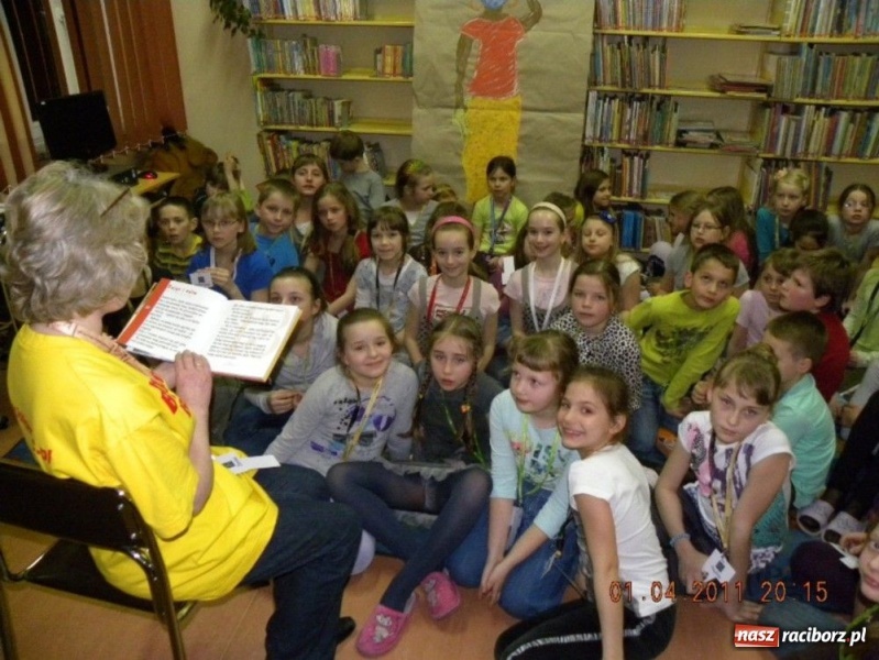 Zdjęcie w galerii na portalu naszraciborz.pl: Odwiedzili mumię nocą...  wiadomości z regionu