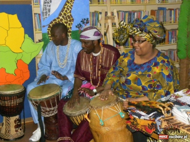 Zdjęcie w galerii na portalu naszraciborz.pl: Odwiedzili mumię nocą...  wiadomości z regionu